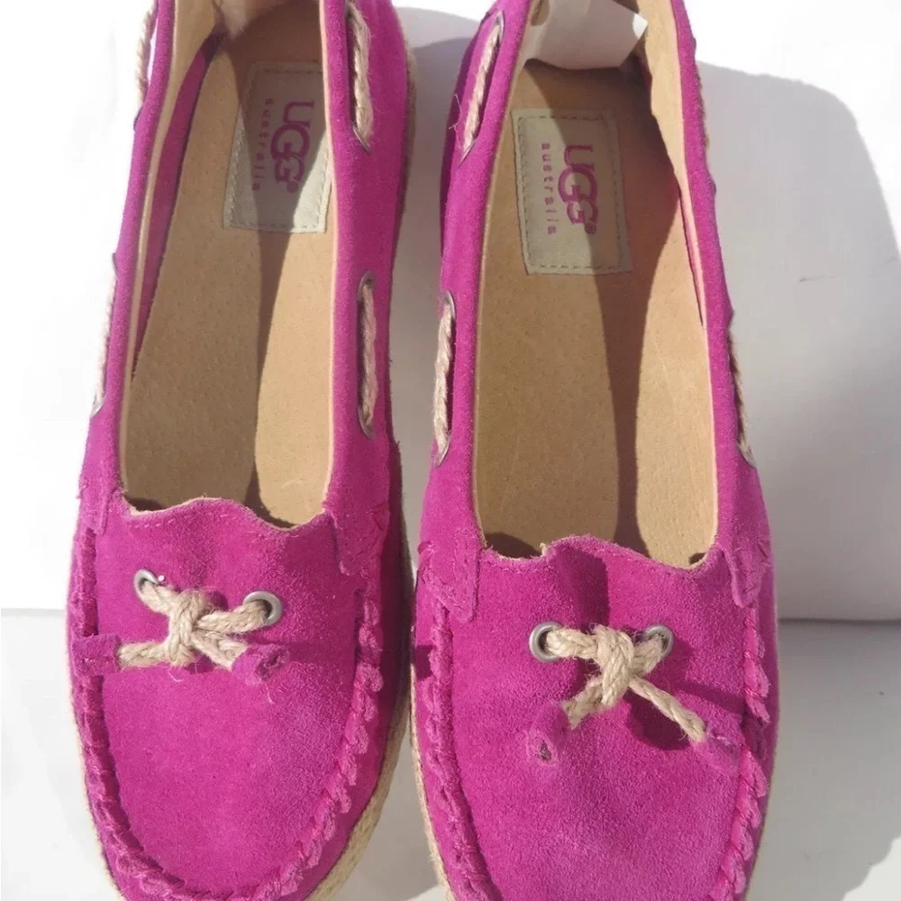 UGG Australia Slip on moccasin loafer shoes ladies sz 6 berry espadrille